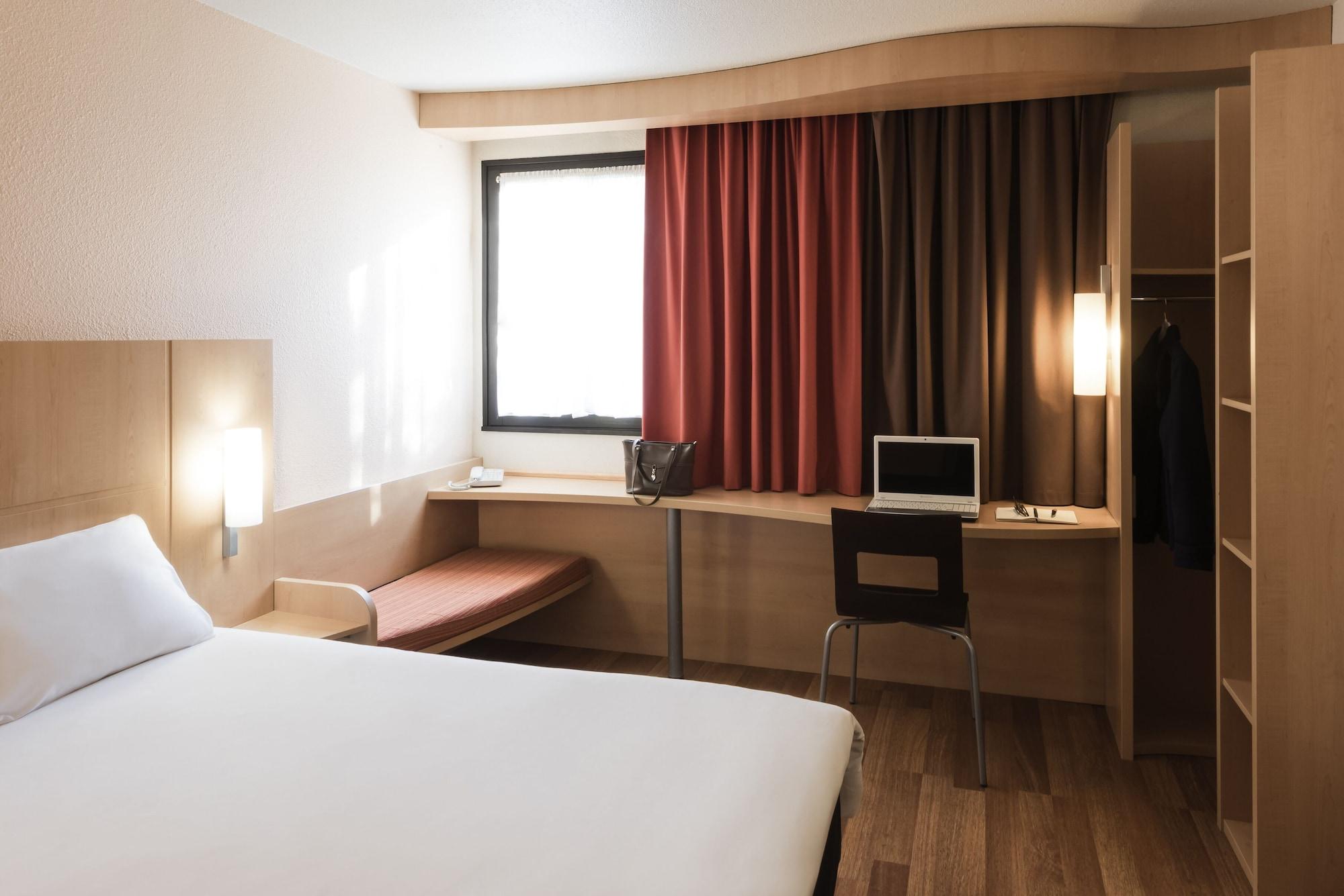B&B Hotel Le Mans Centre Cathedrale Екстер'єр фото