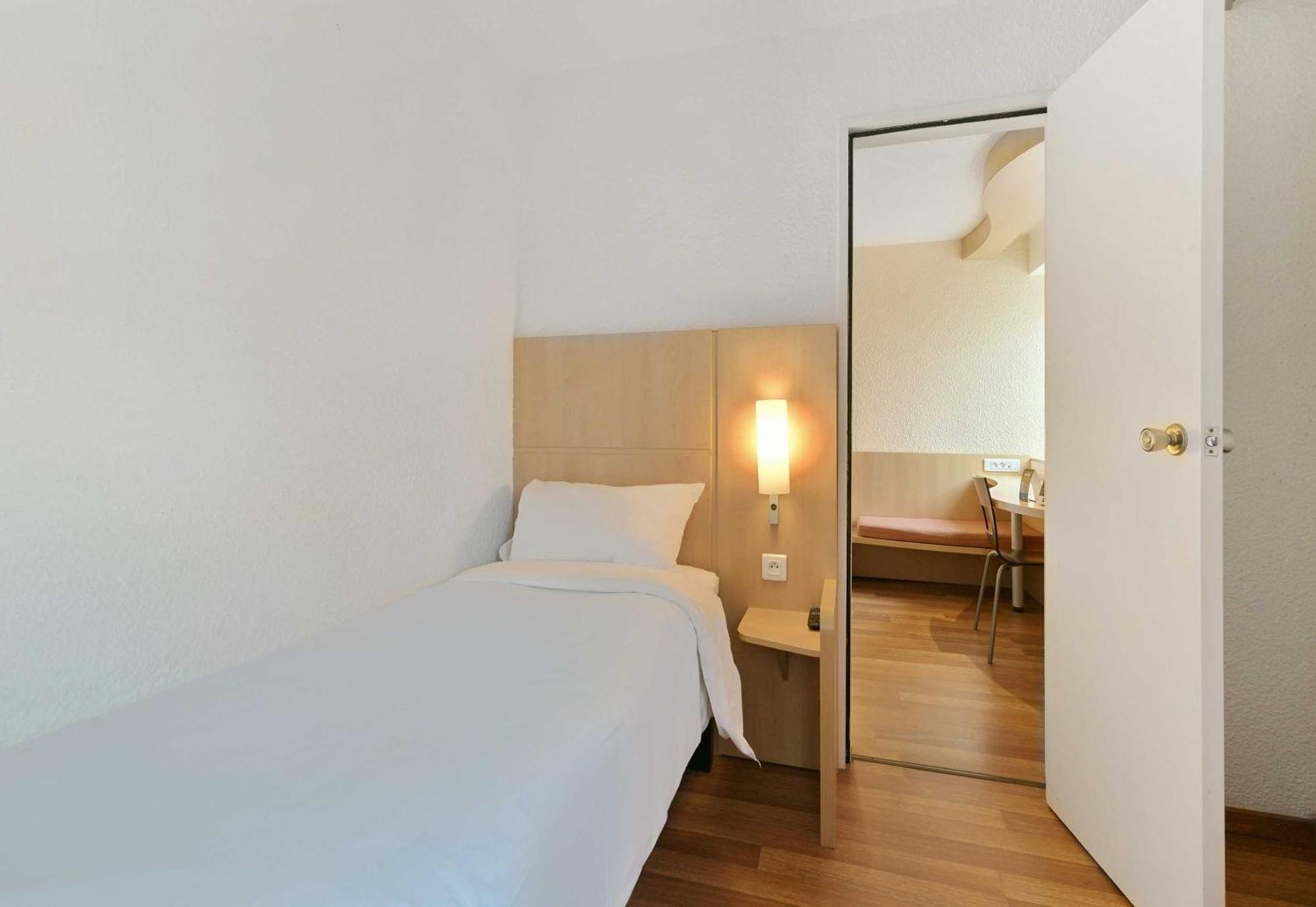 B&B Hotel Le Mans Centre Cathedrale Екстер'єр фото