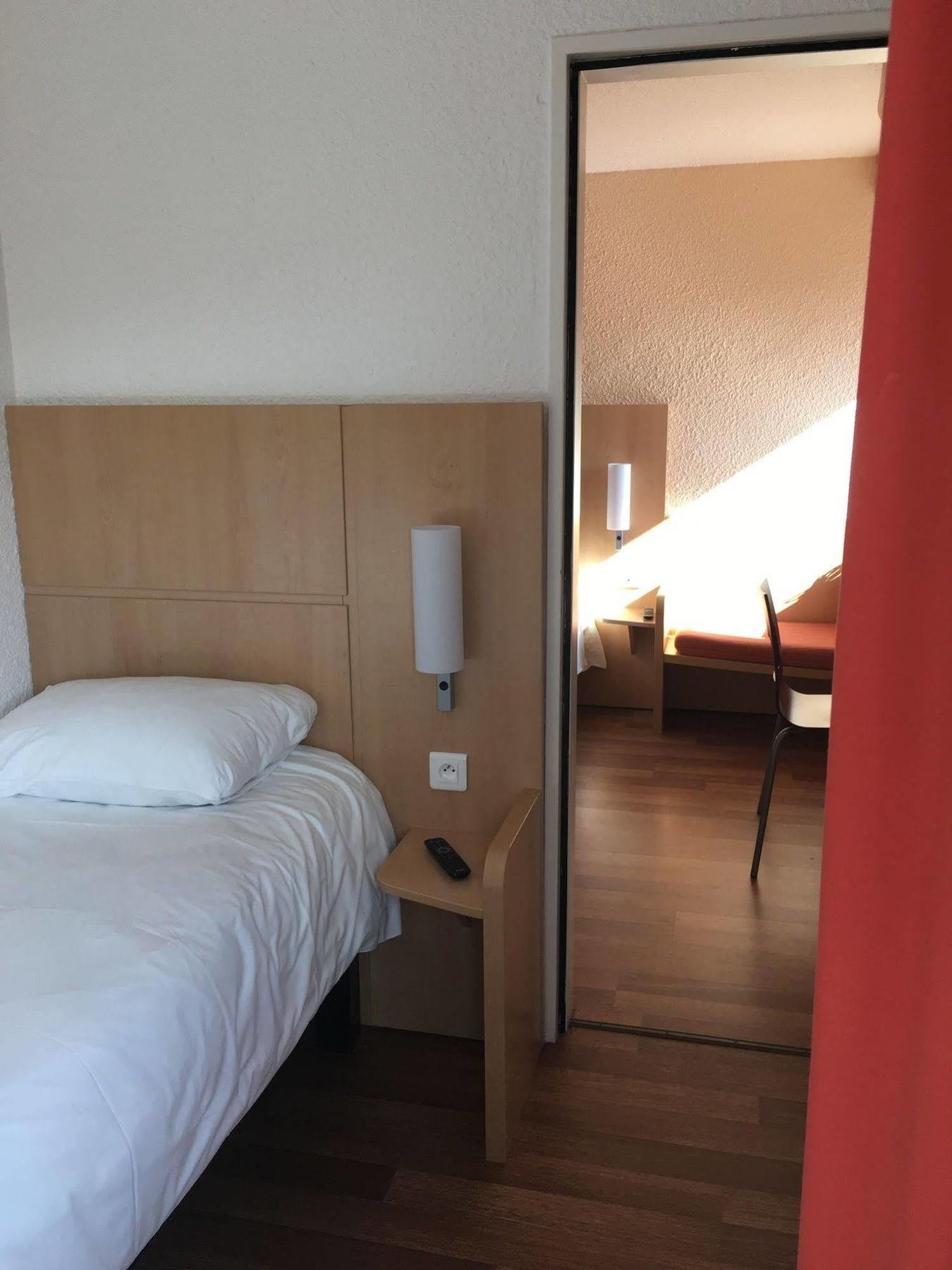 B&B Hotel Le Mans Centre Cathedrale Екстер'єр фото